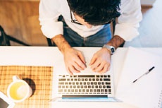 Исследование продемонстрировало, что лента Facebook замыкает людей в своих убеждениях