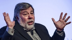 Стив Возняк объяснил, почему iPhone не может стоить дешево