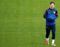 Прикольное видео: Месси против робота-вратаря