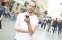 Автомобили будут замечать пешеходов по сигналам с их смартфонов