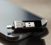 Универсальная флешка для смартфонов и компьютеров готовится к выходу на рынок