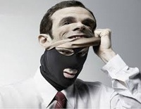 В Ужгороде мошенник похитил с карт предпринимателя 100 тыс. грн