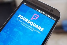 Глава Foursquare покидает должность