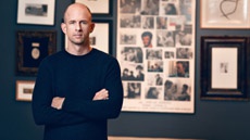 Новый вице-президент Apple появился на странице руководителей