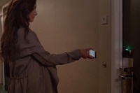 Смартфоны научились открывать двери отелей