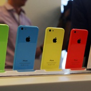 Владельцы iPhone 5c старше покупателей iPhone 5s