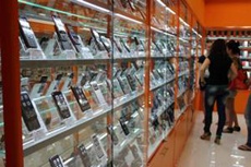 Пользователи жалуются на слишком частый выход новых смартфонов