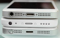 Макеты iPhone 5S и iPhone 5C засняты на фото