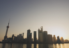 Китай нашел необычное решение для ускорения интернетизации страны