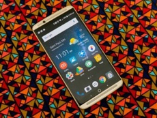 Обновление для ZTE Axon 7 приносит ночной режим и поддержку карт памяти на 256 ГБ