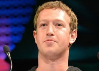 Основатель Facebook посоветовал Apple снизить цены на устройства