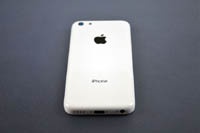 Опубликованы качественные фото и цена iPhone 5C