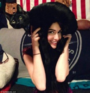 Интернет заполонили котошапки