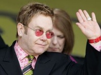 Элтон Джон отменил концерты в США из-за гриппа