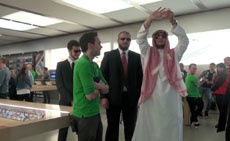 Пранкер попытался купить Apple Store, притворившись принцем Дубая