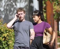 Зачем Марк Цукерберг купил четыре дома по соседству?