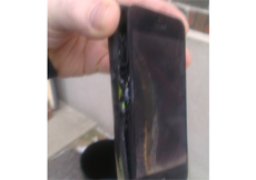 iPhone взорвался в кармане 13-летней девочки