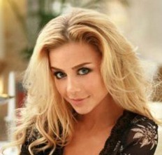 В интернет попали уникальные детские снимки Тины Кароль