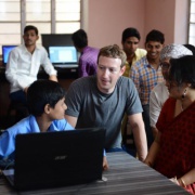 Тщеславие или баг: Почему Марк Цукерберг накручивает себе лайки в Facebook