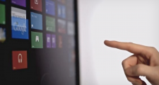 Взгляните, как можно управлять Windows 8, не касаясь мышки и экрана