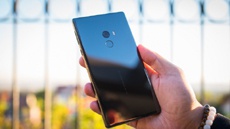 Xiaomi придумала, как защитить керамический Mi MIX от падений