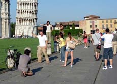 Adobe научила смартфоны стирать посторонних с фотографии