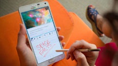 Приложения, которые облегчат жизнь с большим смартфоном