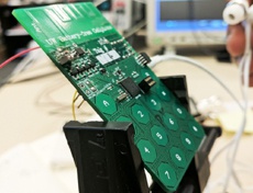 Создан первый в мире телефон, работающий без аккумулятора