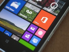 Прототип Microsoft Lumia 750 показали на видео