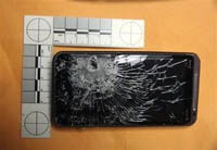 Смартфон HTC Evo 3D остановил пулю