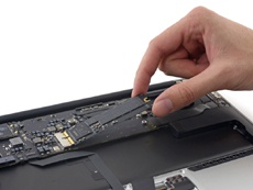 SSD-накопитель нового 13-дюймового MacBook Air вдвое быстрее, чем у 11-дюймового