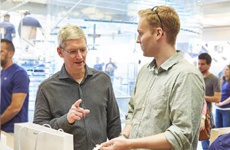 Неизвестный заплатил полмиллиона долларов за ланч с Тимом Куком