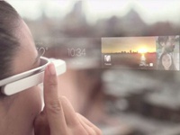 Google Glass могут получить два дисплея