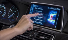 Почему сенсорные экраны в автомобилях должны быть похожи на дисплей Apple Watch