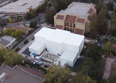 Журналисты засняли с дрона «загадочную пристройку» к зданию, где пройдет презентация iPhone 6