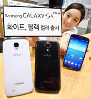 Samsung Galaxy S4 LTE-A анонсирован в чёрном и белом цветах