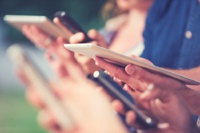 Исследователи предлагают принять свою зависимость от смартфона, а не бороться с ней