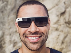 Камерой Google Glass можно будет управлять при помощи жестов