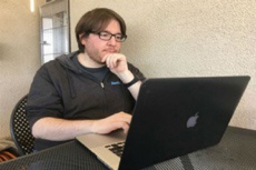 Экс-сотрудник информагентства Reuters осужден на 2 года за пособничество хакерам