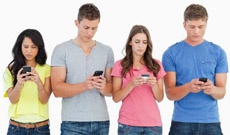 Насколько опасна зависимость от смартфонов и как от нее избавиться