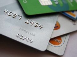 Деньги с карточек украинцев чаще всего крадут в пятницу вечером