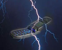 Молния убила 14-летнюю девушку, когда та говорила по мобильному