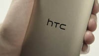 «Бриллиантовый золотой» HTC One на видео