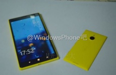 Мини-версия фаблета Nokia Lumia 1520 с 4,45'' экраном ожидается в апреле