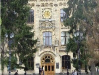 Студенты зависают в вебе