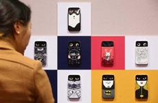 LG организовала выставку по мотивам «странного» телефона AKA