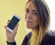 Покупательница iPhone обнаружила в смартфоне телефонные номера знаменитостей