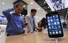 Мировые поставки смартфонов упали в поквартальном и годовом исчислении