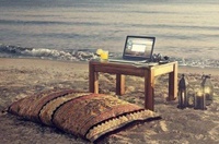 Украинцы в отпуске сидят часами за ноутбуком и не отходят от телефона