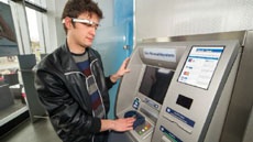 Калифорнийским студентам-медикам подарили Google Glass